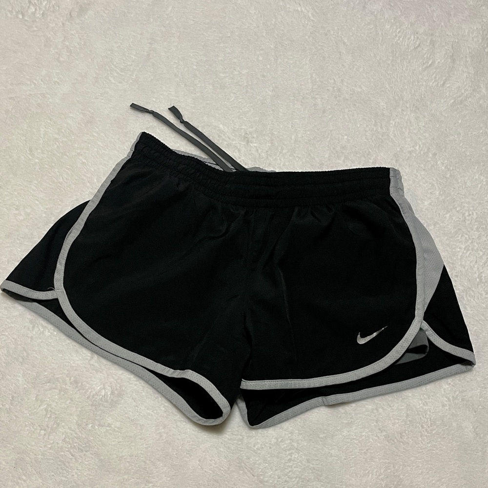 Nike athletic shorts with shorts attached - Picture 4 of 8